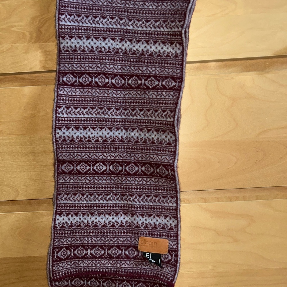 Alba Red and White Knit Scarf